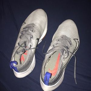 Girls fly knit running shoe